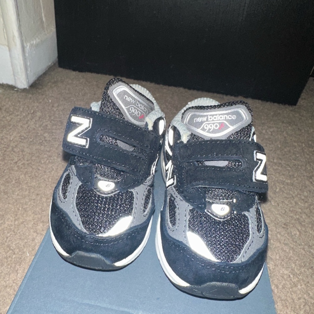 New Balance 990v6 Infant Kids' Black and Gray Sneakers